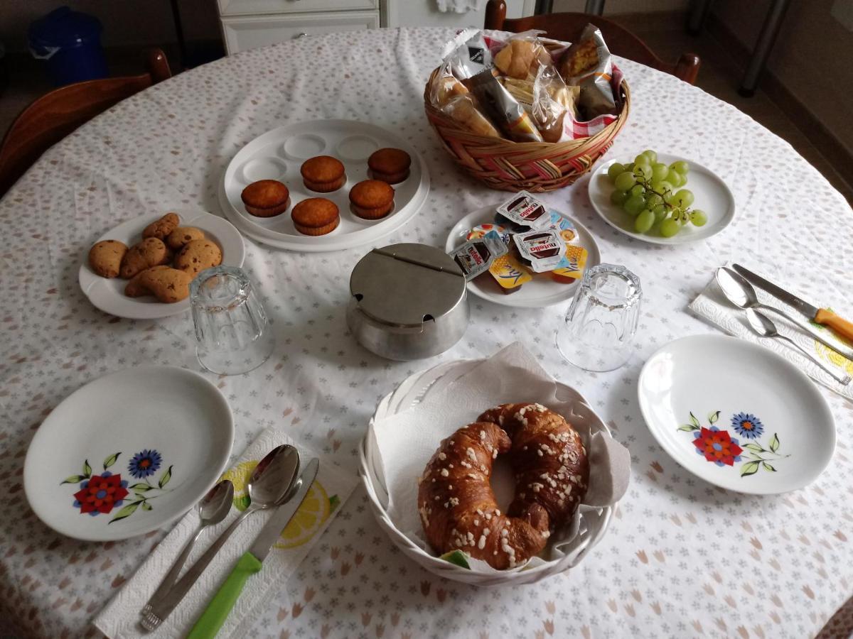 Da Valentina B&B Elmas Bagian luar foto